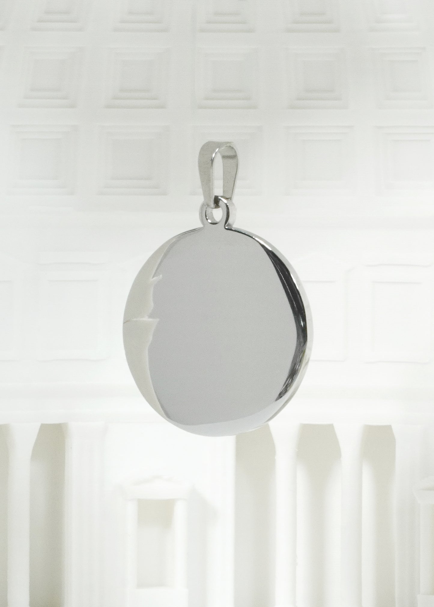 Sleek Circle Pendant